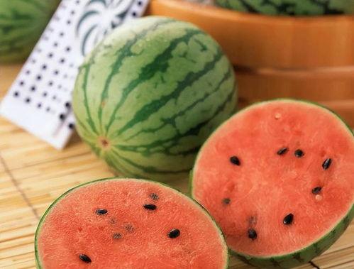 康县网红吃瓜原视频,揭秘当地美食文化魅力  第1张